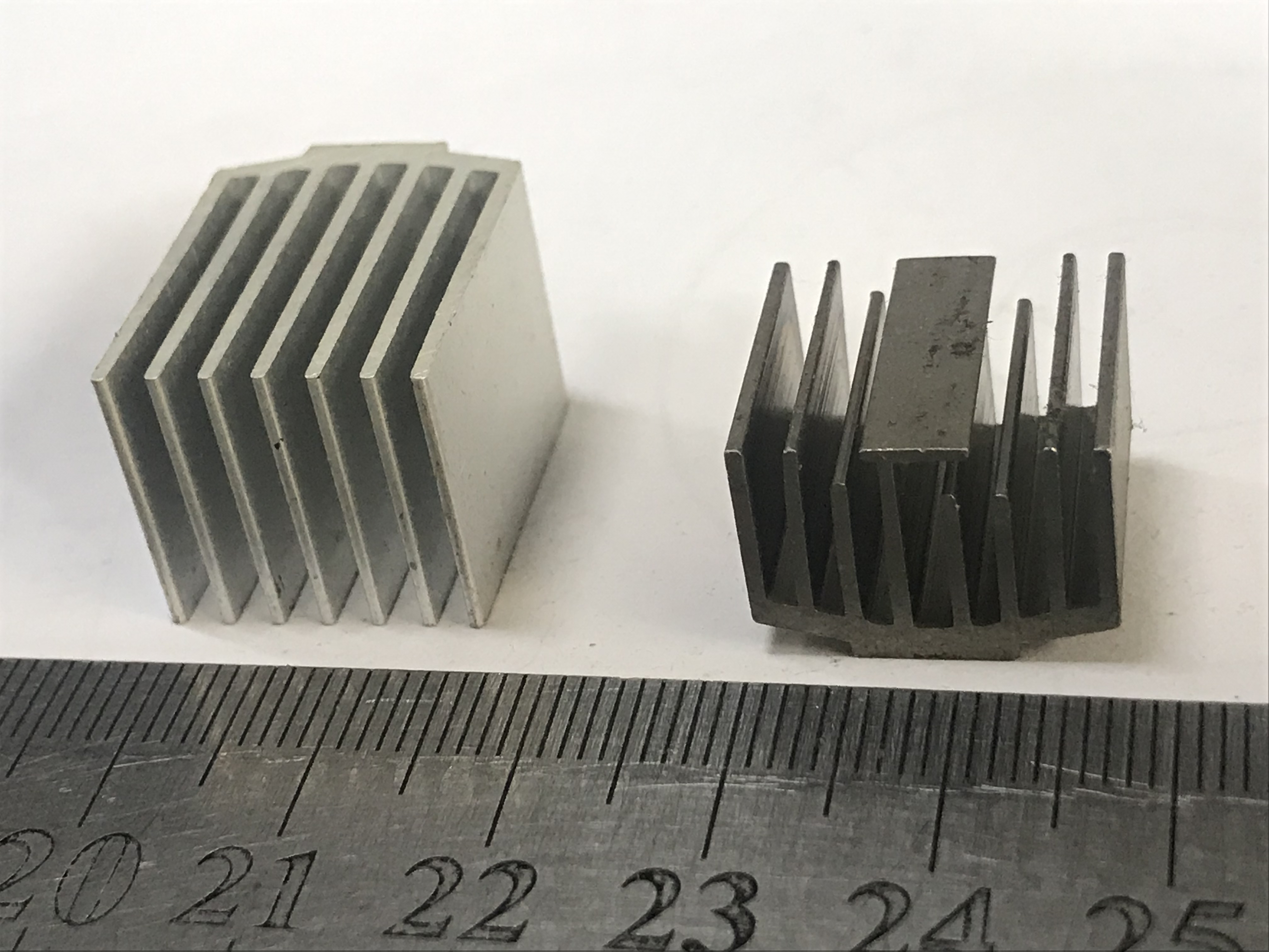 散熱器及熱導體
